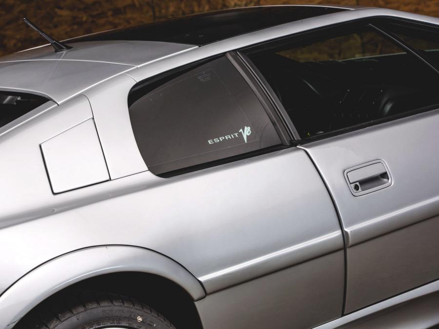 Детали экстерьера Lotus Esprit V8 SE 2001 года  (фото 65 из 66)